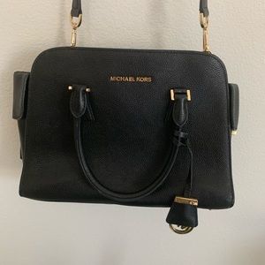 •Michael Korda Crossbody•